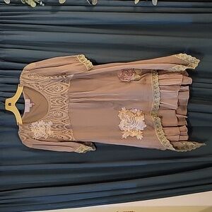 Pretty Angel Lacy, Silky Tunic Top.  Size Medium